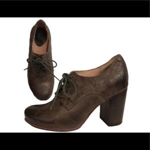 Frye Carson Heel Oxfords!